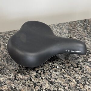 Schwinn Plush Wide Bike Saddle seat - Black